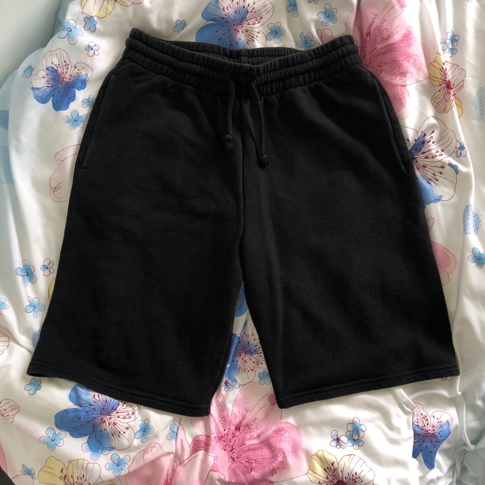 Aritzia TNA sweat shorts